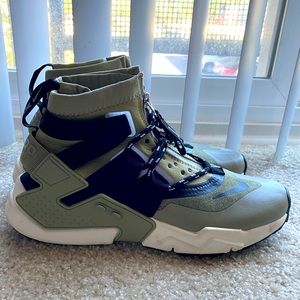 nike air huarache gripp olive